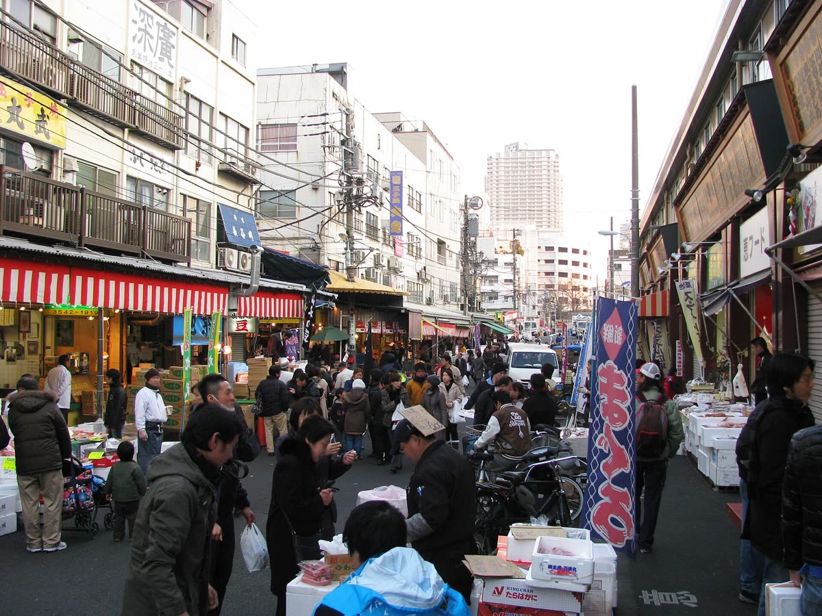 Tsukiji Outer Market food stalls